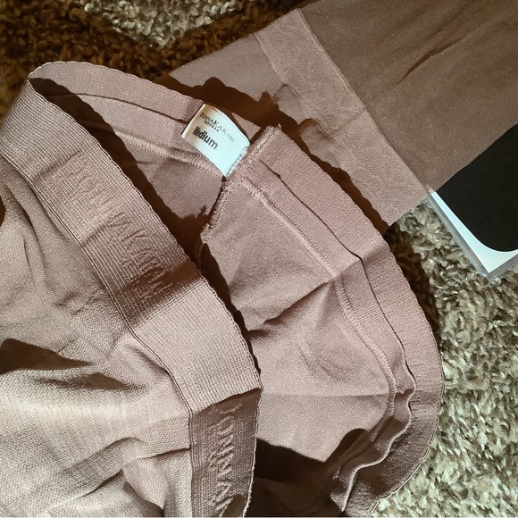 Donna Karan the nudes essential toners pantyhose, color A05, size: M - Picture 11 of 12